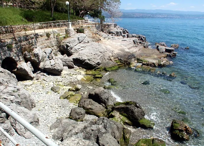 With A Swimming Pool Opric, Opatija - 7711 Lovran