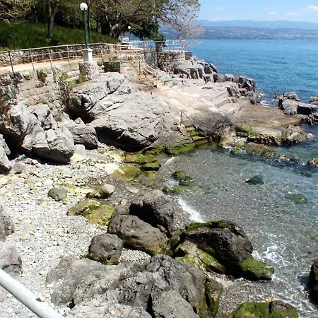 With A Swimming Pool Opric, Opatija - 7711 לובראן